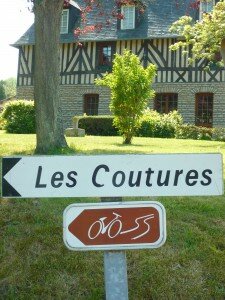 Panneau circuit cyclotouristique au départ de Cormeilles les Coutures Circuit cyclotouristique des ma noirs de la Calonne
