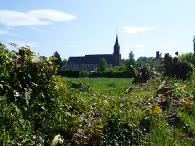 Vue sur l'église de St Pierre de Cormeilles
