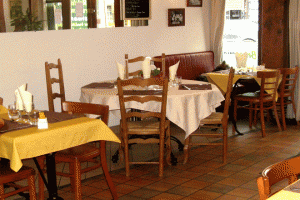 Salle de restaurant du restaurant Restaurant Relais Normand Cormeilles restaurant chambres d'hôtes relais normand Normandie
