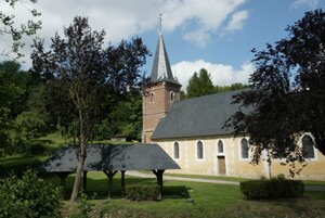 Saint Siméon - l'église et le lavoir